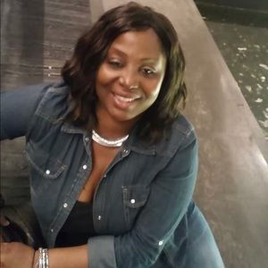 Meet your Posher, Leila